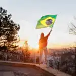 Brasileiros que falam inglês fluente: exemplos de motivação